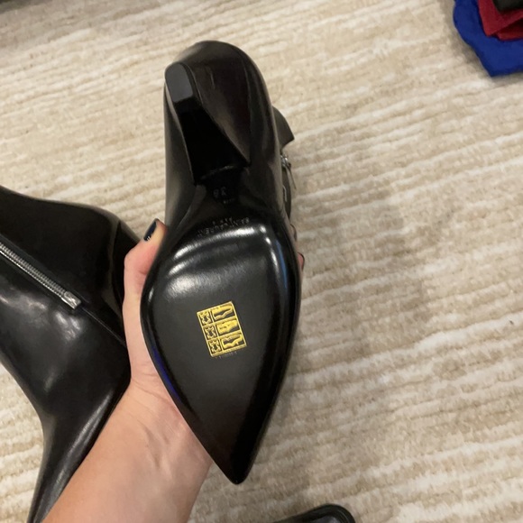 Saint Laurent NIki 85 asymmetric boots - Picture 6 of 11